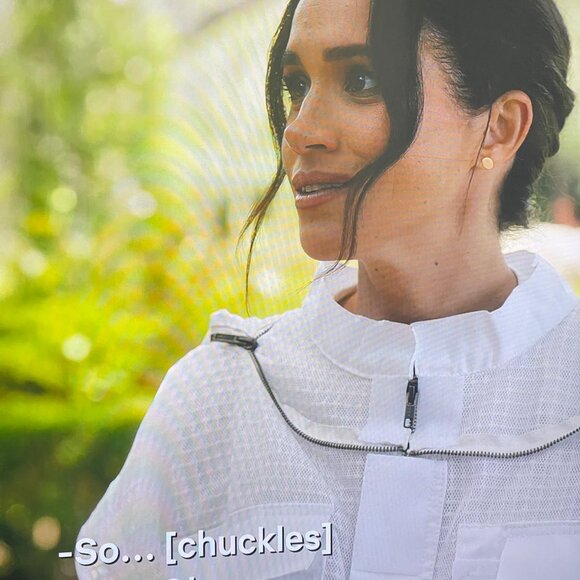 18k yellow Gold Circle Earrings - Picture 2 of 5